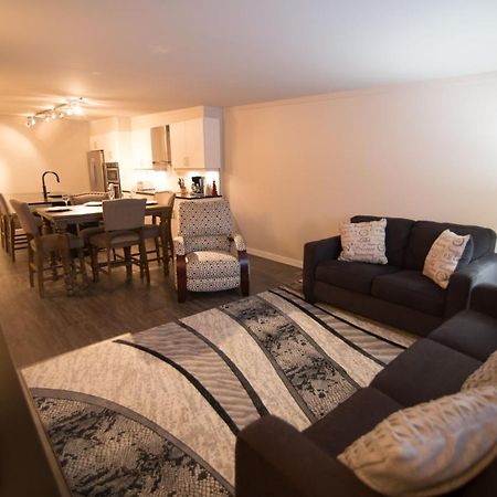 Clipperton Suite By Revelstoke Vacations 外观 照片