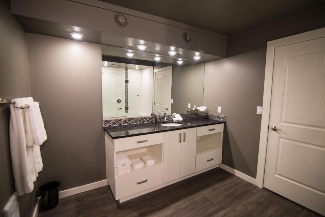 Clipperton Suite By Revelstoke Vacations 外观 照片